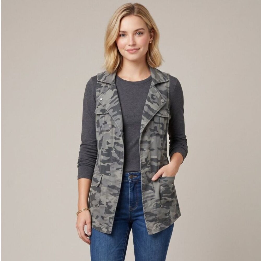 G.I.L.I. Camo Utility Vest Size 4 Gray Military Moto Zip Collar GILI